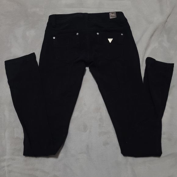 Guess Jeans - Picture 2 of 3